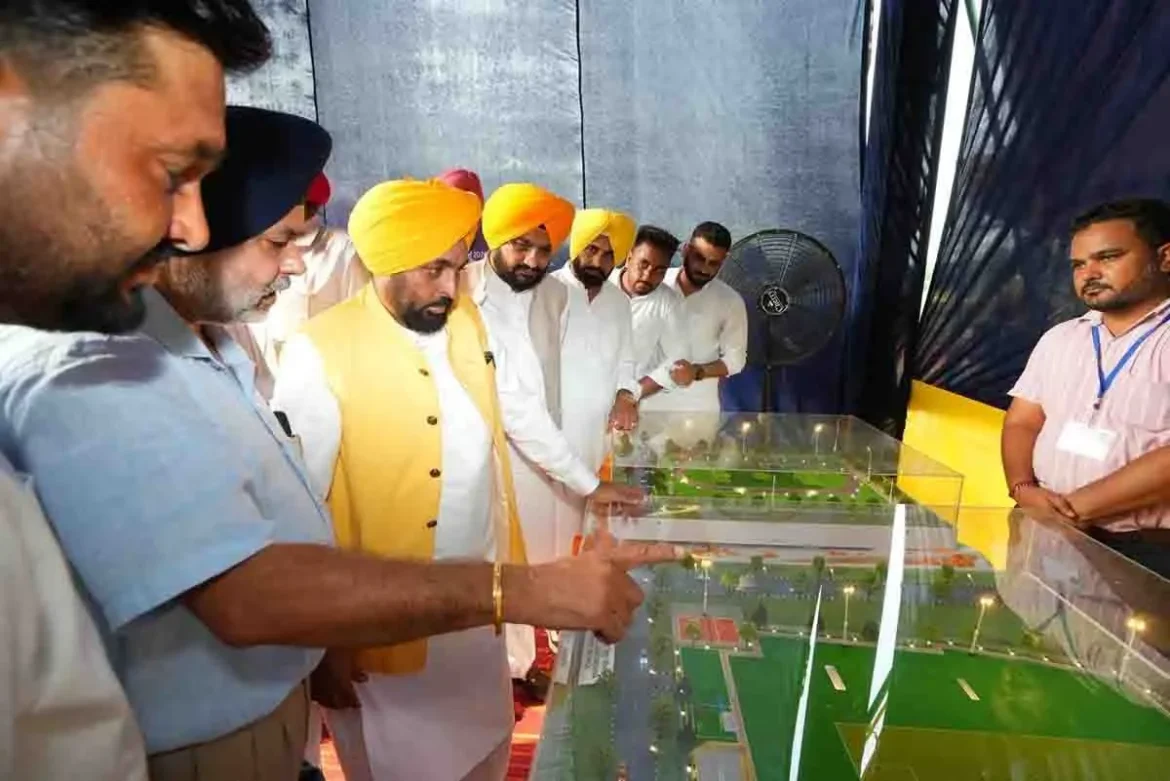 ਮੁੱਖ ਮੰਤਰੀ ਭਗਵੰਤ ਸਿੰਘ ਮਾਨ ਪਿੰਡ ਦੇਧਨਾ ਤੋਂ ਪੇਂਡੂ ਖੇਡ ਮੈਦਾਨਾਂ ਦਾ ਉਦਘਾਟਨ ਕਰਦੇ ਹੋਏ