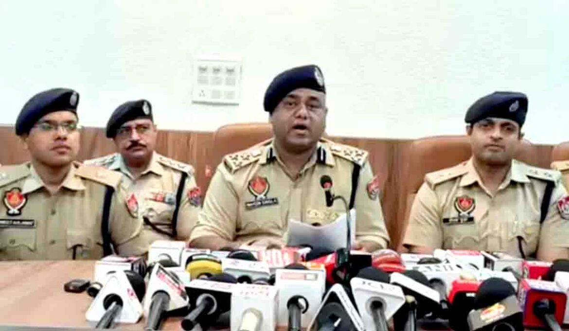 ਡੀਆਈਜੀ ਨਵੀਨ ਸਿੰਗਲਾ LPU ਮਾਮਲੇ ਸਬੰਧੀ ਪ੍ਰੈਸ ਕਾਨਫਰੰਸ ਦੌਰਾਨ