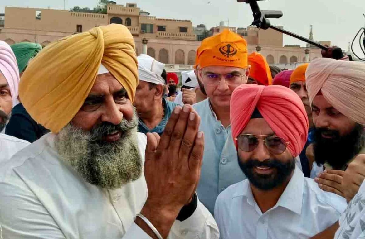 ਪਰਗਟ ਸਿੰਘ ਅਤੇ ਸਚਿਨ ਪਾਇਲਟ ਅੰਮ੍ਰਿਤਸਰ ਪਹੁੰਚਦੇ ਹੋਏ