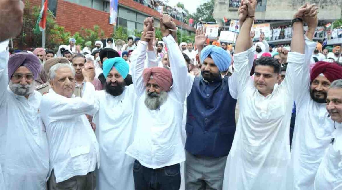 ਪਰਗਟ ਸਿੰਘ ਪੰਜਾਬ ਕਾਂਗਰਸ ਪ੍ਰਧਾਨ ਅਹੁਦਾ ਸੰਭਾਲਦੇ ਹੋਏ