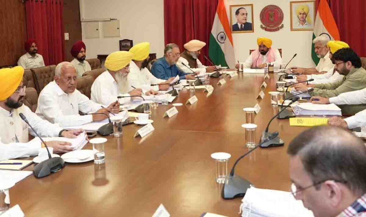 ਪੰਜਾਬ ਕੈਬਨਿਟ ਦੀ ਮੀਟਿੰਗ ਦੌਰਾਨ ਮੁੱਖ ਮੰਤਰੀ ਭਗਵੰਤ ਸਿੰਘ ਮਾਨ